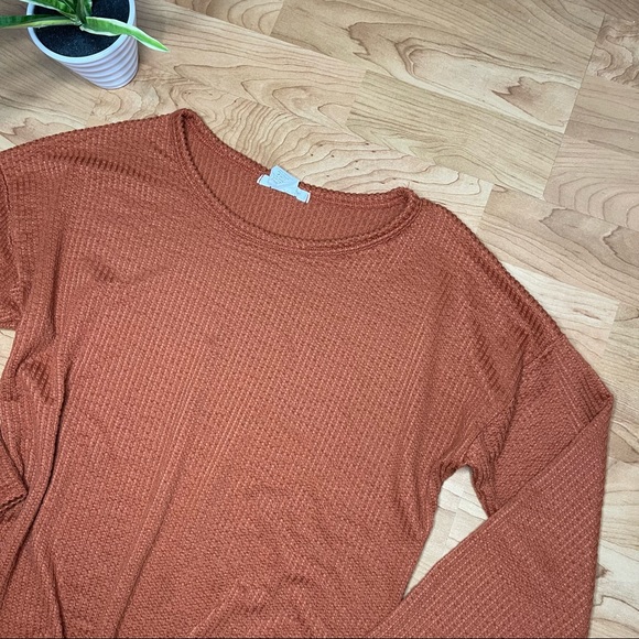 Caution to the Wind Women’s Burnt Orange Waffle Knit Front Tie Sweater Small - Picture 5 of 6